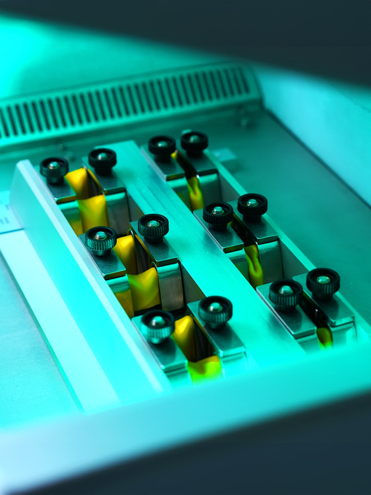 home-lab-section-image-hover